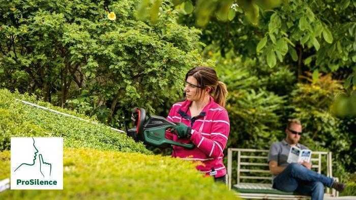 BOSCH UNIVERSAL HEDGECUT 50 HEDGE TRIMMER 480WATT 500MM - Image 4