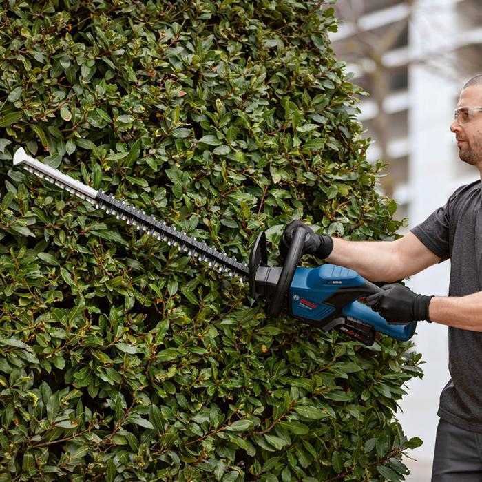 BOSCH GHE 18V-60 BRUSHLESS HEDGE CUTTER 18VOLT 60CM (UNIT ONLY) - Image 6