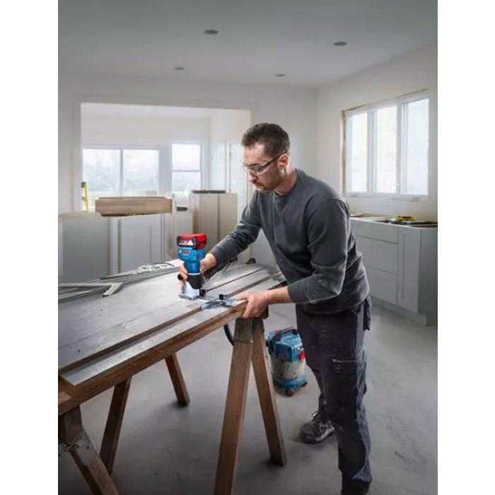 BOSCH GLF 18V-8 BRUSHLESS ROUTER / TRIMMER 18VOLT 1/4" (UNIT ONLY) - Image 5